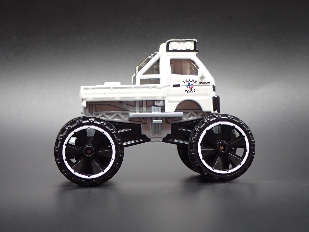 MAZDA AUTOZAM CUSTOM 1:64 SCALE COLLECTIBLE DISPLAY DIECAST MODEL CAR