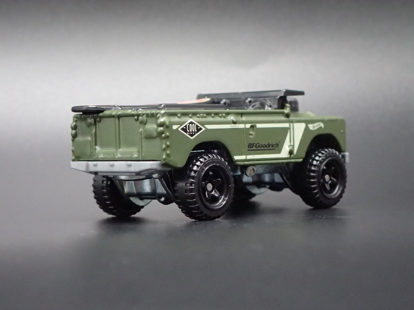 1958-1961 LAND ROVER SERIES II 2 PICKUP TRUCK GREEN 1/64 SCALE DIECAST MODEL CAR