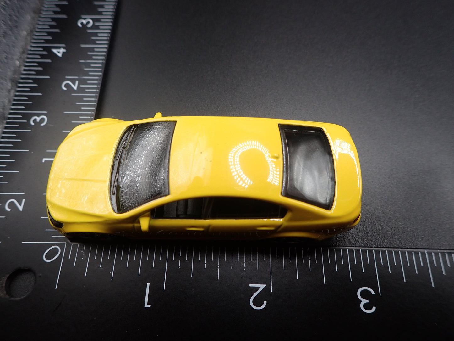 HOLDEN VF COMMODORE SSV 4 FOUR DOOR SEDAN (CHEVROLET SS) 1:64 DIECAST MODEL CAR
