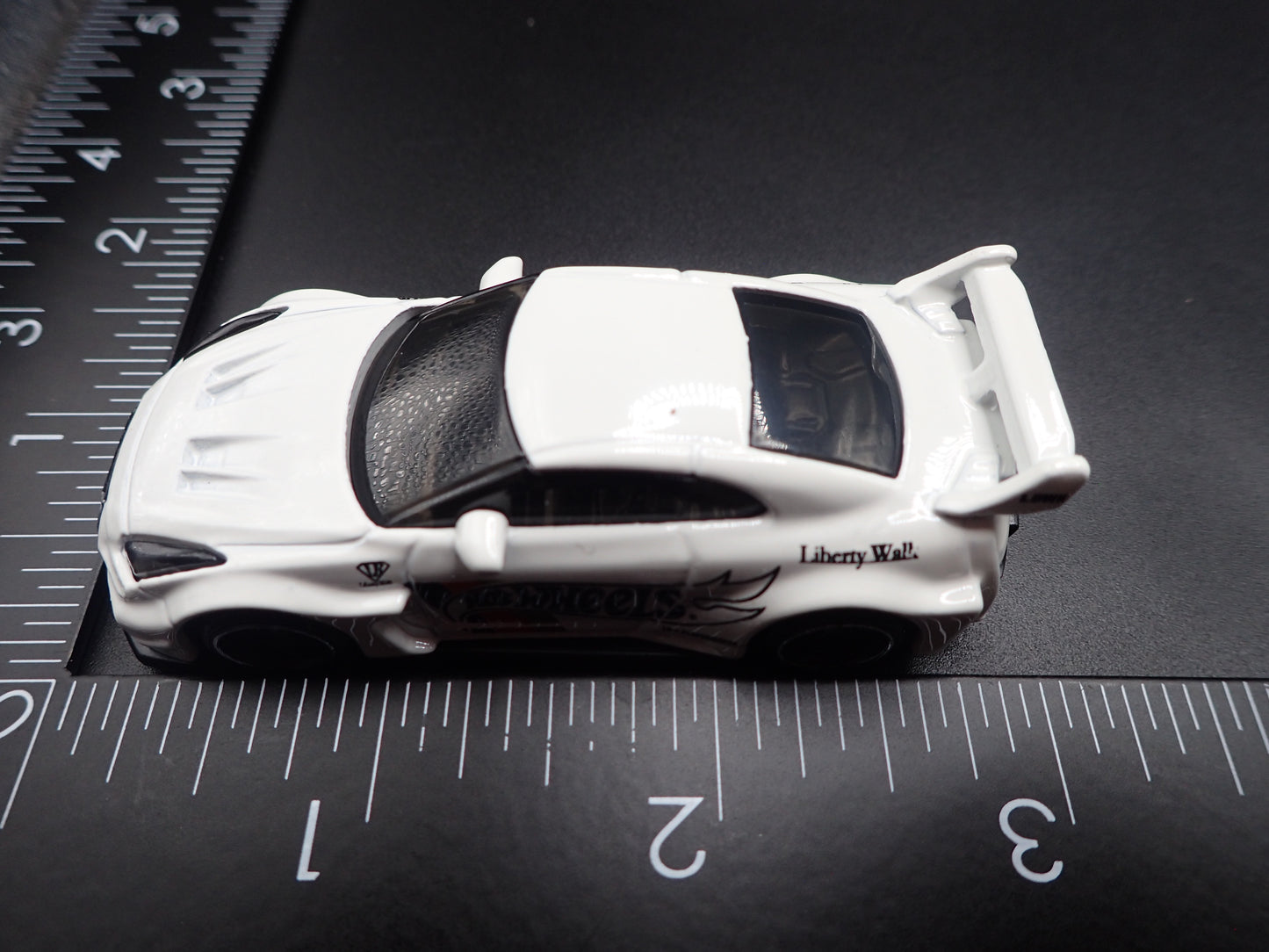 NISSAN GTR R35 LBWK SILHOUTTE WORKS GT 35GT-RR VER2 1:64 SCALE DIECAST MODEL CAR