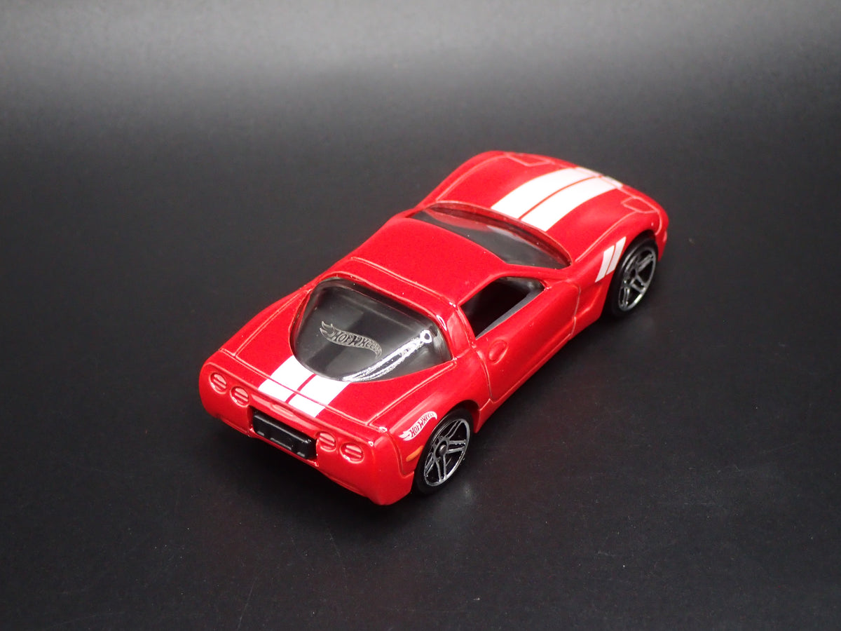 1997 97 C5 CHEVY CHEVROLET CORVETTE RED 1:64 SCALE DIORAMA DIECAST MODEL CAR
