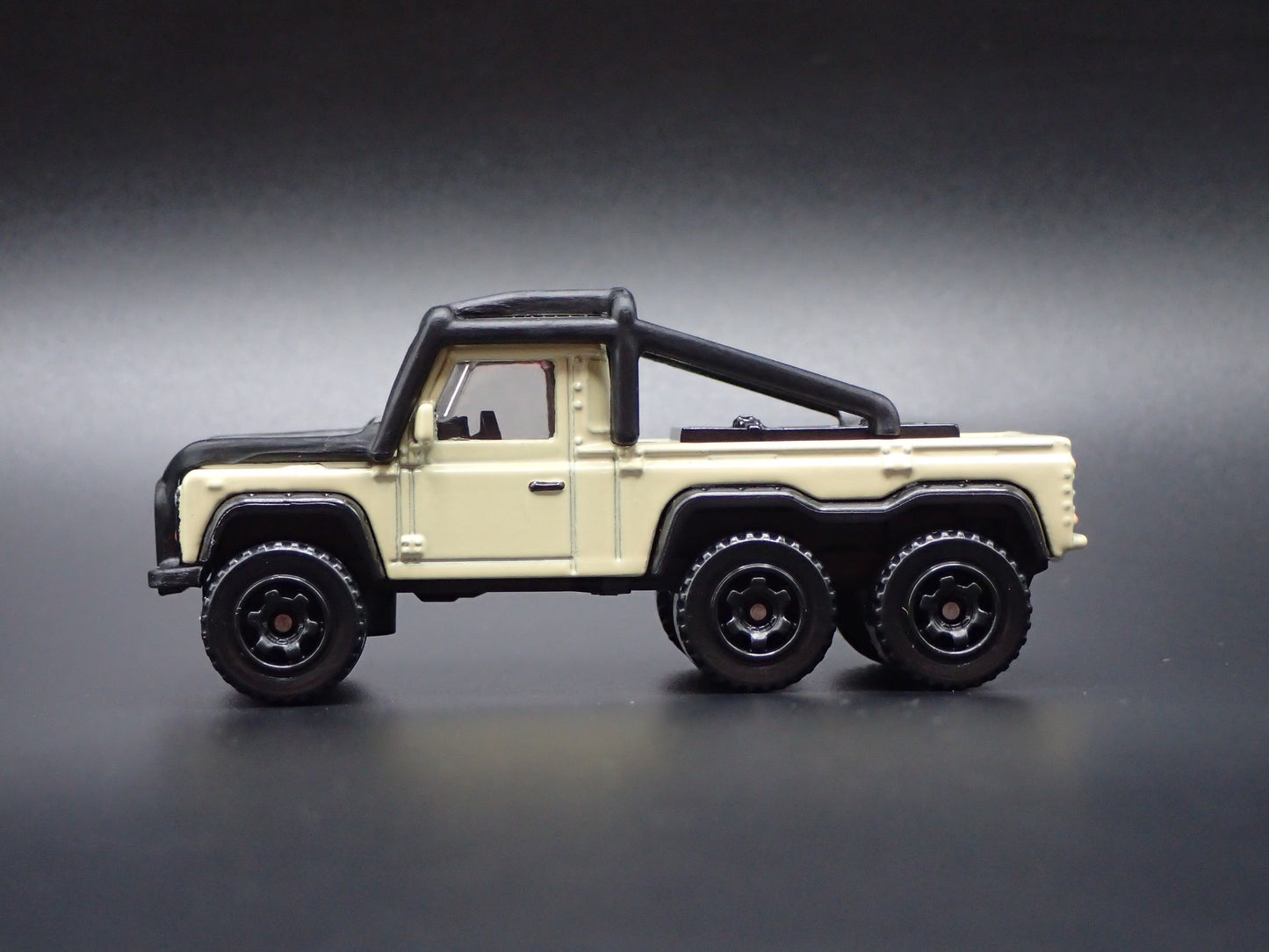 LAND ROVER 6X6 TAN 1/64 SCALE COLLECTIBLE DIECAST MODEL CAR