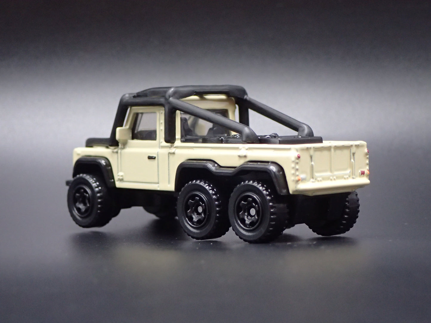 LAND ROVER 6X6 TAN 1/64 SCALE COLLECTIBLE DIECAST MODEL CAR