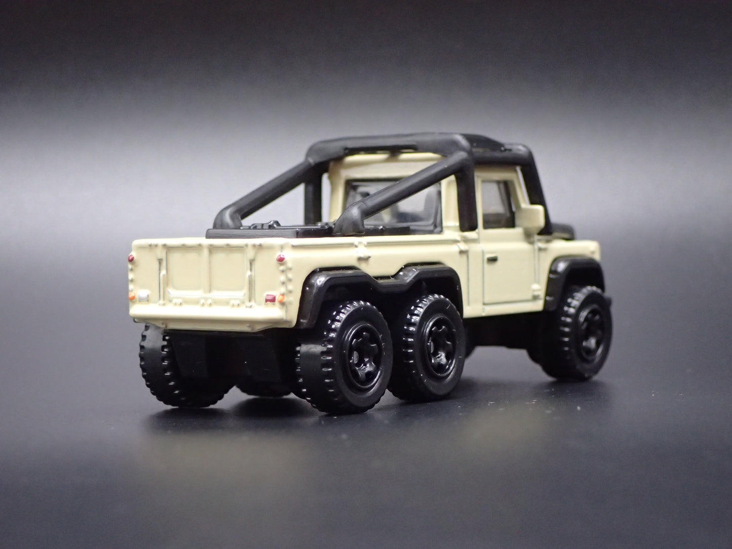 LAND ROVER 6X6 TAN 1/64 SCALE COLLECTIBLE DIECAST MODEL CAR