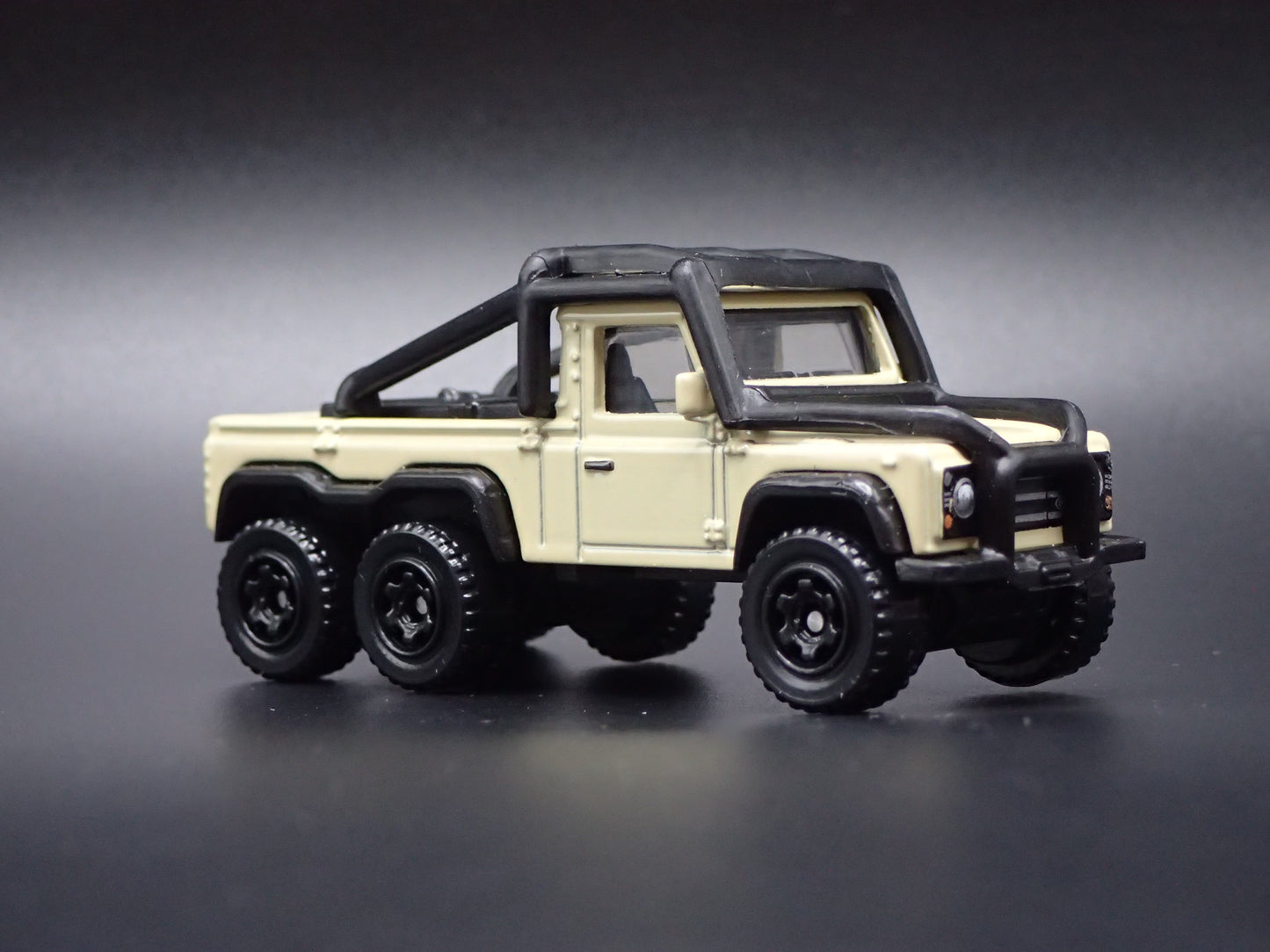 LAND ROVER 6X6 TAN 1/64 SCALE COLLECTIBLE DIECAST MODEL CAR