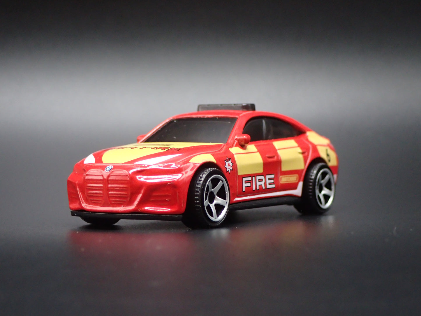 2022-2026 BMW i4 POLICE SEDAN FIRE DEPARTMENT CAR 1/64 SCALE DIECAST MODEL CAR