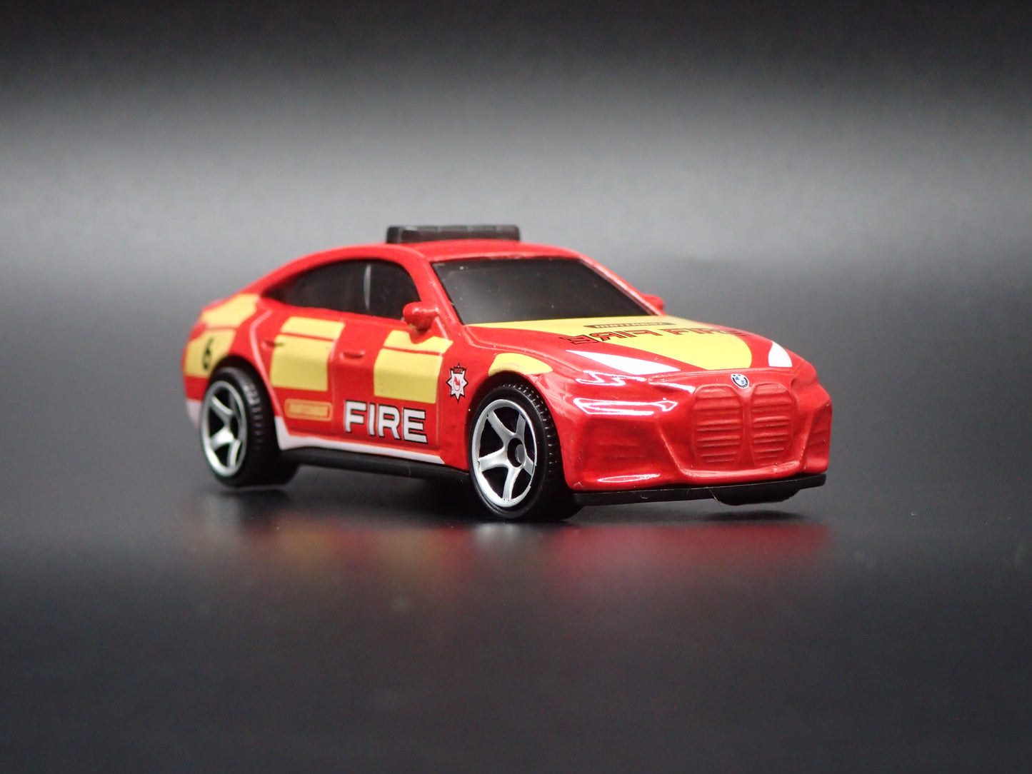 2022-2026 BMW i4 POLICE SEDAN FIRE DEPARTMENT CAR 1/64 SCALE DIECAST MODEL CAR