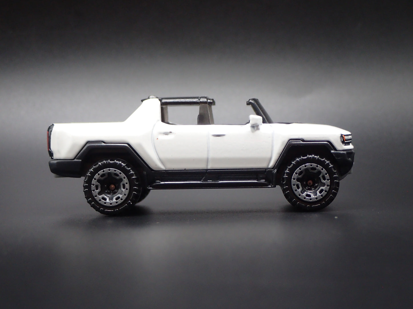 2022-2026 HUMMER EV ELECTRIC PICKUP TRUCK WHITE 1:64 SCALE DIECAST MODEL CAR