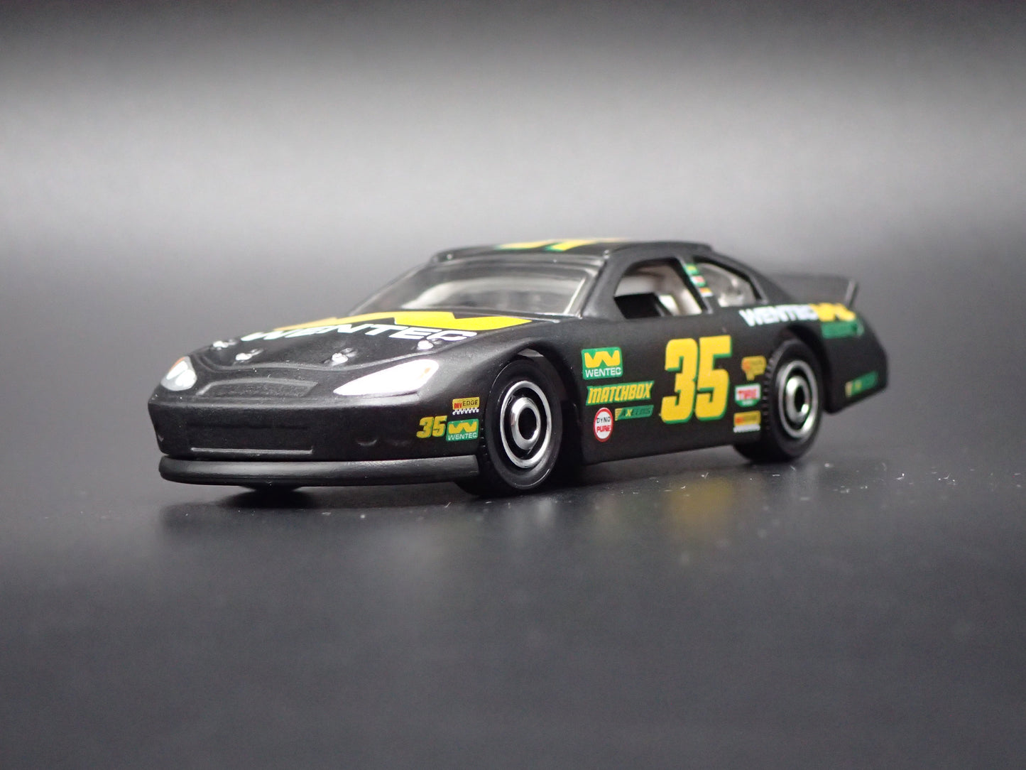 WENTEC CHEVY STOCK CAR 1:64 SCALE COLLECTIBLE DIORAMA DIECAST MODEL CAR