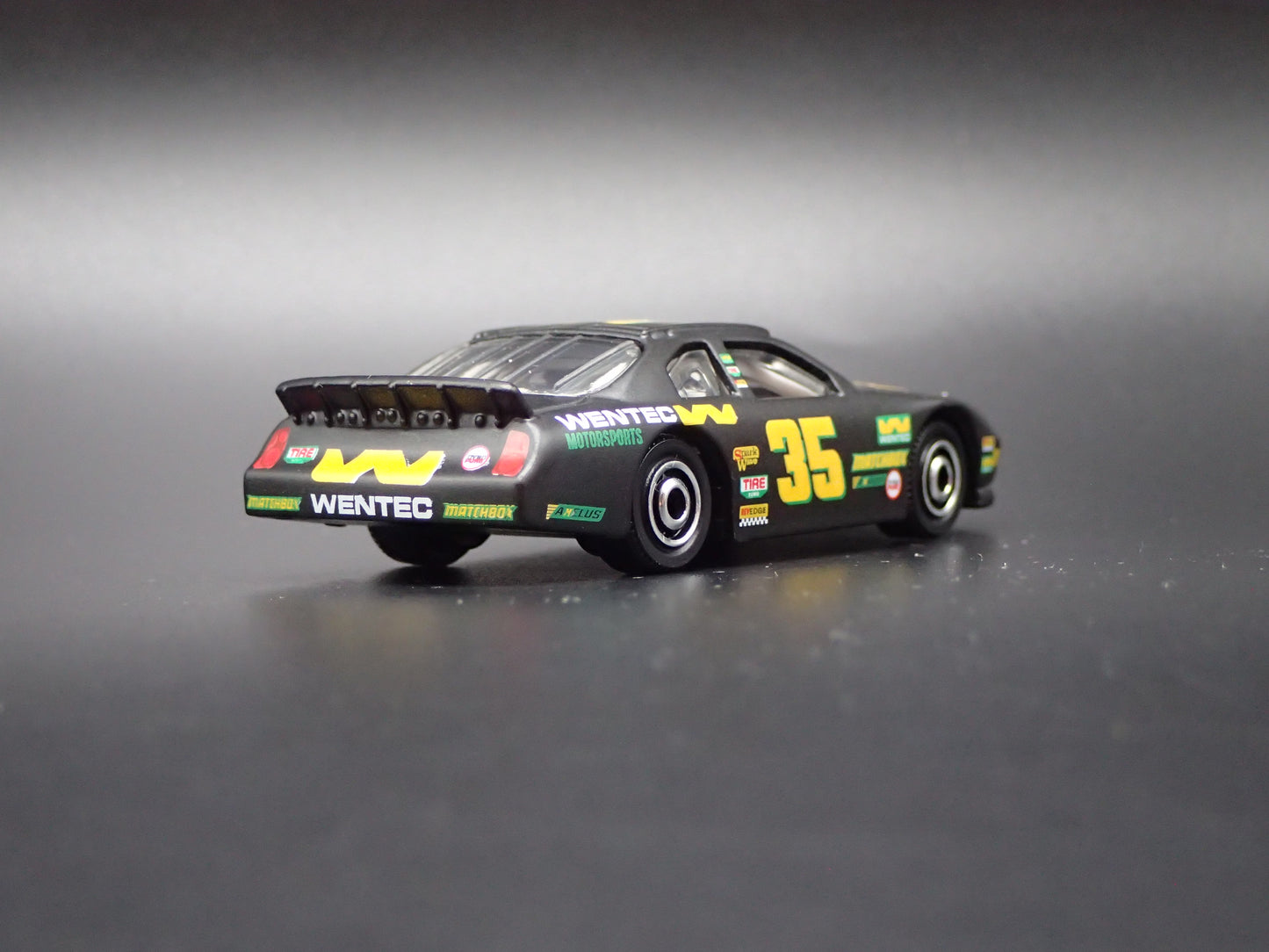 WENTEC CHEVY STOCK CAR 1:64 SCALE COLLECTIBLE DIORAMA DIECAST MODEL CAR