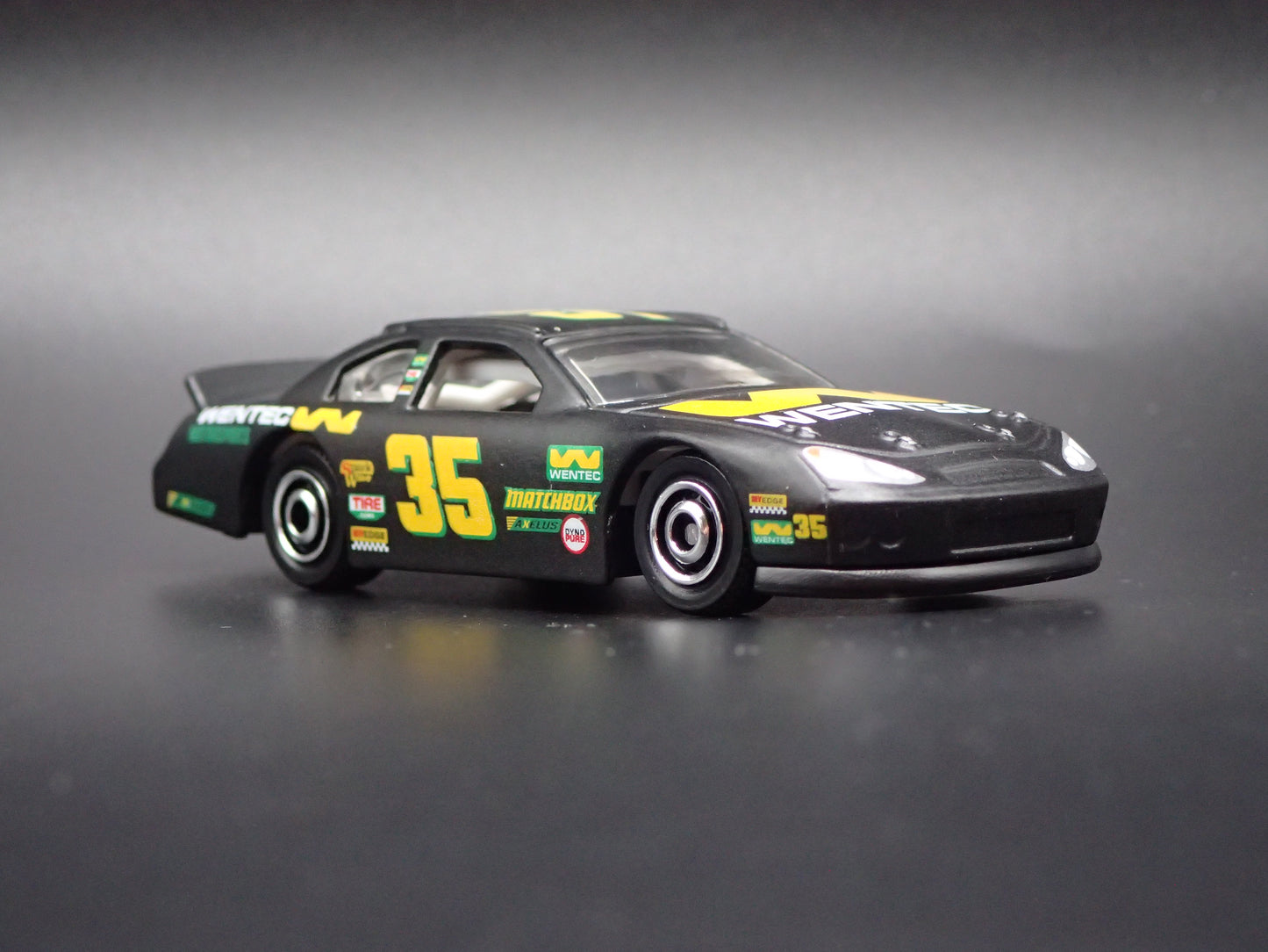 WENTEC CHEVY STOCK CAR 1:64 SCALE COLLECTIBLE DIORAMA DIECAST MODEL CAR