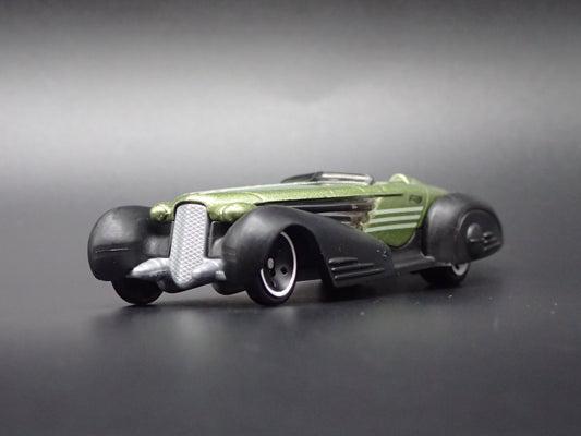 CUSTOM CADILLAC CADDY FLEETWOOD GREEN 1/64 SCALE COLLECTIBLE DIECAST MODEL CAR