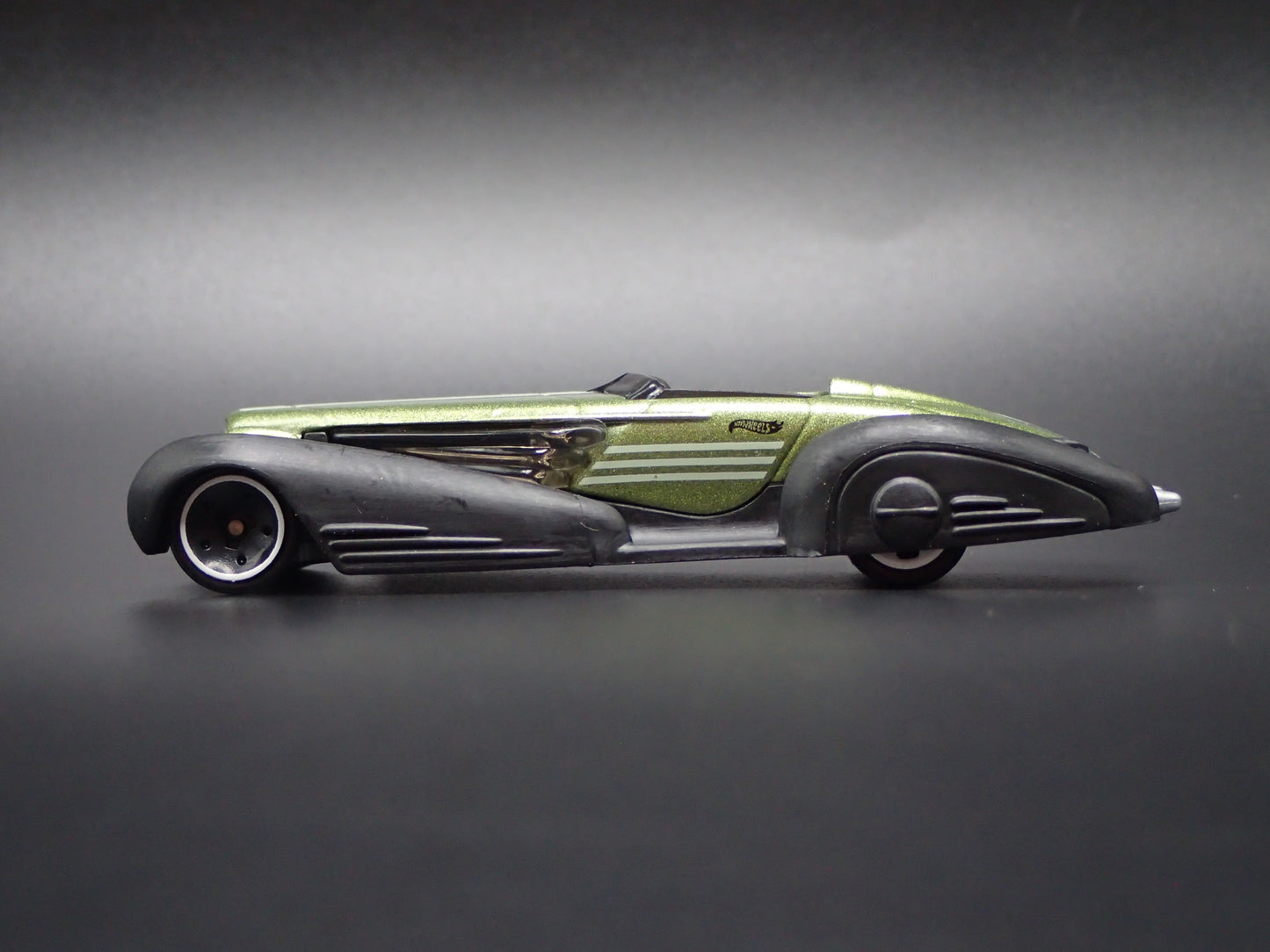 CUSTOM CADILLAC CADDY FLEETWOOD GREEN 1/64 SCALE COLLECTIBLE DIECAST MODEL CAR