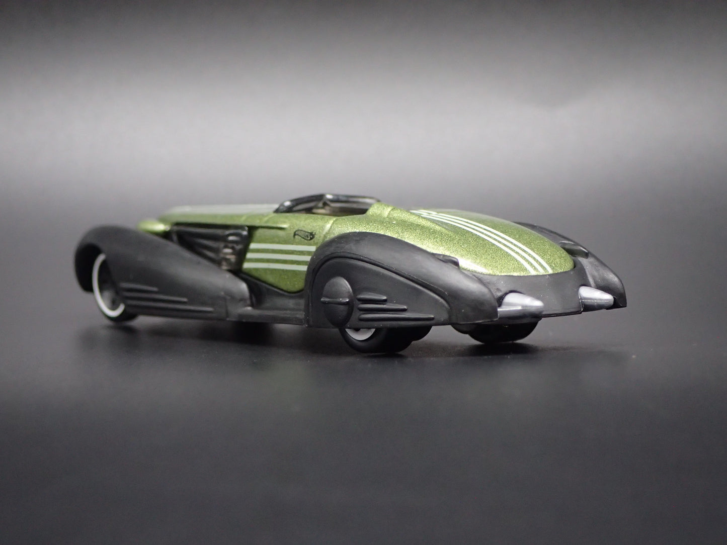 CUSTOM CADILLAC CADDY FLEETWOOD GREEN 1/64 SCALE COLLECTIBLE DIECAST MODEL CAR