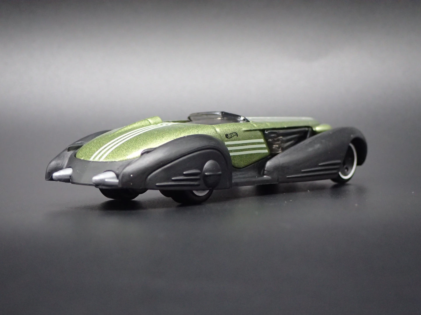 CUSTOM CADILLAC CADDY FLEETWOOD GREEN 1/64 SCALE COLLECTIBLE DIECAST MODEL CAR