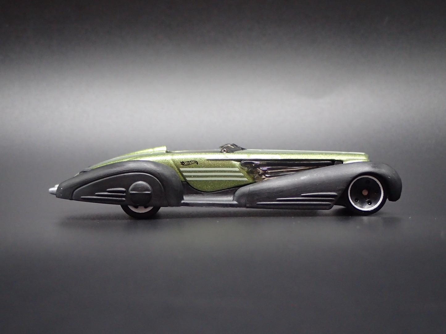 CUSTOM CADILLAC CADDY FLEETWOOD GREEN 1/64 SCALE COLLECTIBLE DIECAST MODEL CAR
