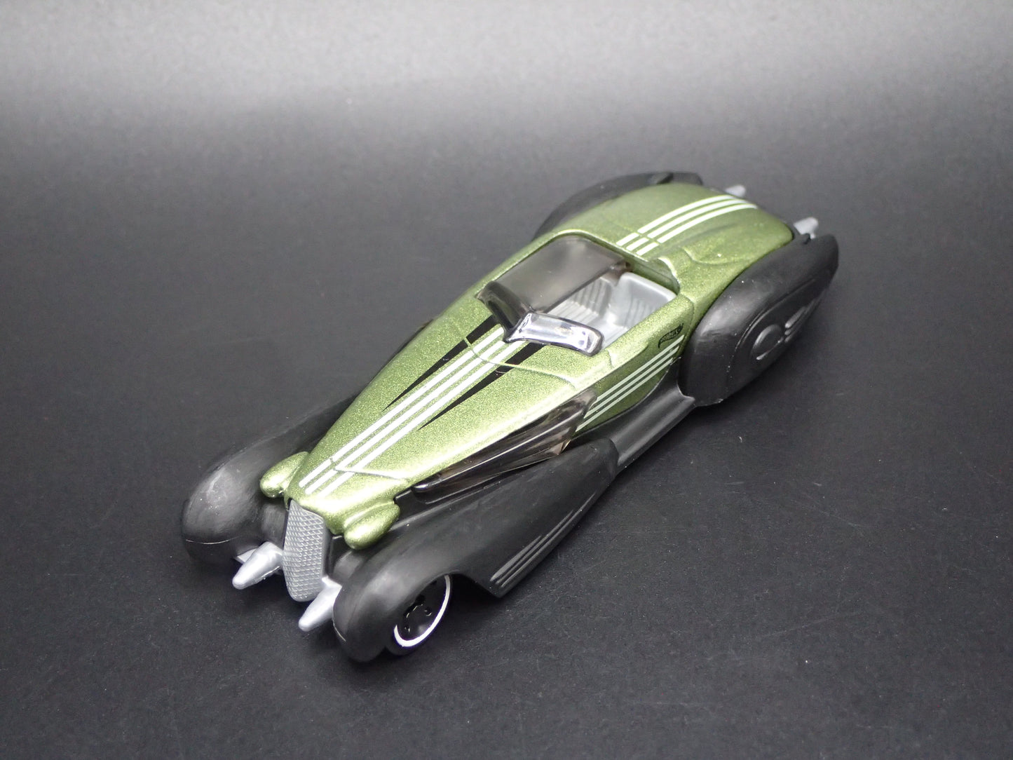 CUSTOM CADILLAC CADDY FLEETWOOD GREEN 1/64 SCALE COLLECTIBLE DIECAST MODEL CAR