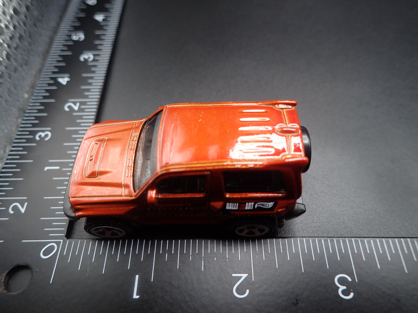 1997-1999 MITSUBISHI PAJERO EVOLUTION SUV 1:64 SCALE DIORAMA DIECAST MODEL CAR
