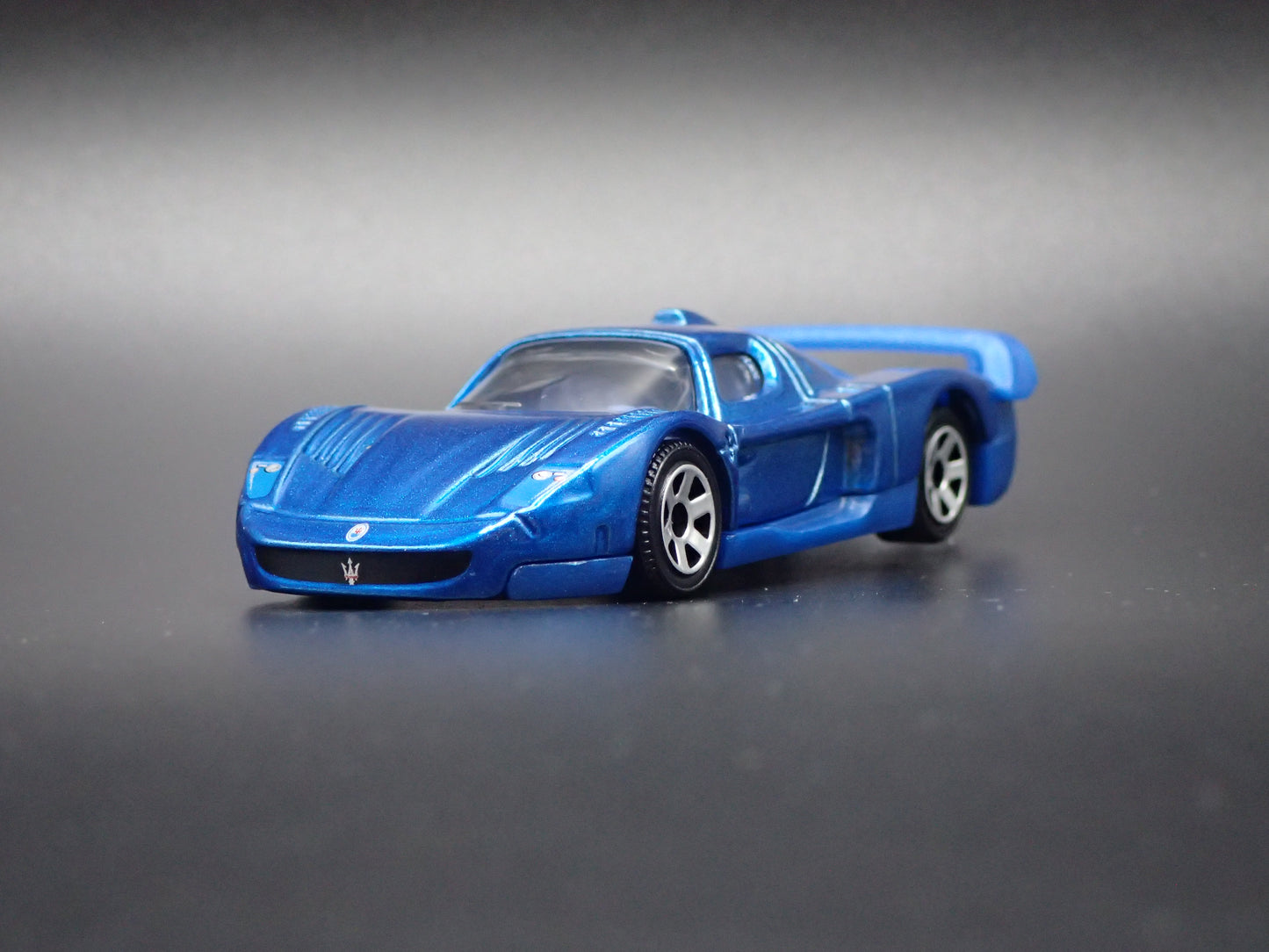 MASERATI MC12 RACE CAR BLUE 1:64 SCALE COLLECTIBLE DIORAMA DIECAST MODEL CAR