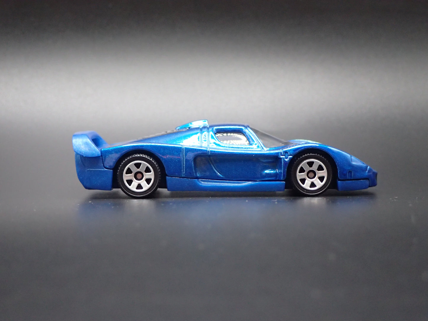 MASERATI MC12 RACE CAR BLUE 1:64 SCALE COLLECTIBLE DIORAMA DIECAST MODEL CAR