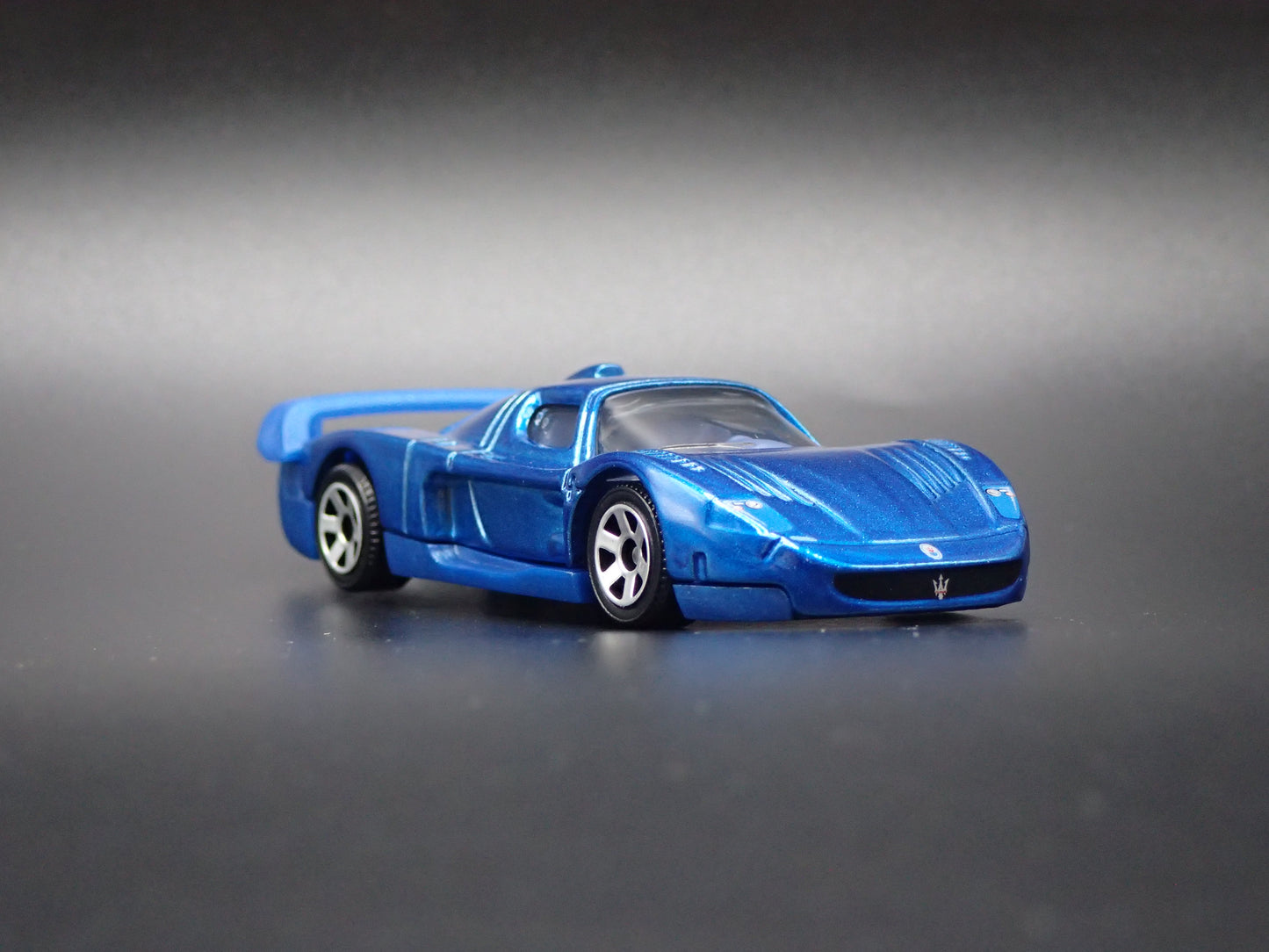 MASERATI MC12 RACE CAR BLUE 1:64 SCALE COLLECTIBLE DIORAMA DIECAST MODEL CAR