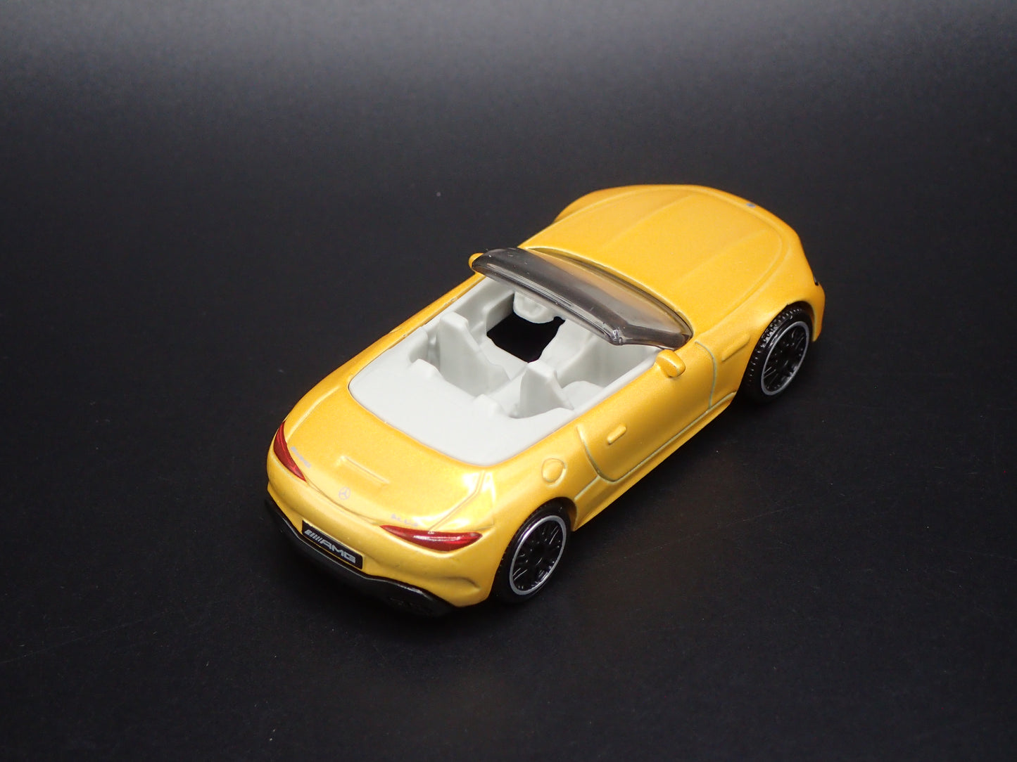 2022-2025 MERCEDES-BENZ AMG SL 63 CONVERTIBLE YEL 1:64 SCALE DIECAST MODEL CAR