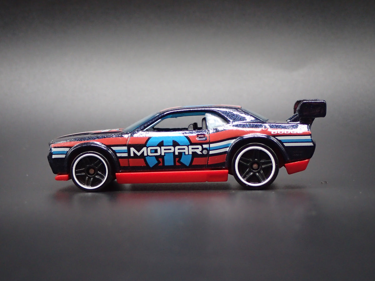 2008-2023 DODGE CHALLENGER DRIFT CAR BLACK 1/64 SCALE DIORAMA DIECAST MODEL CAR