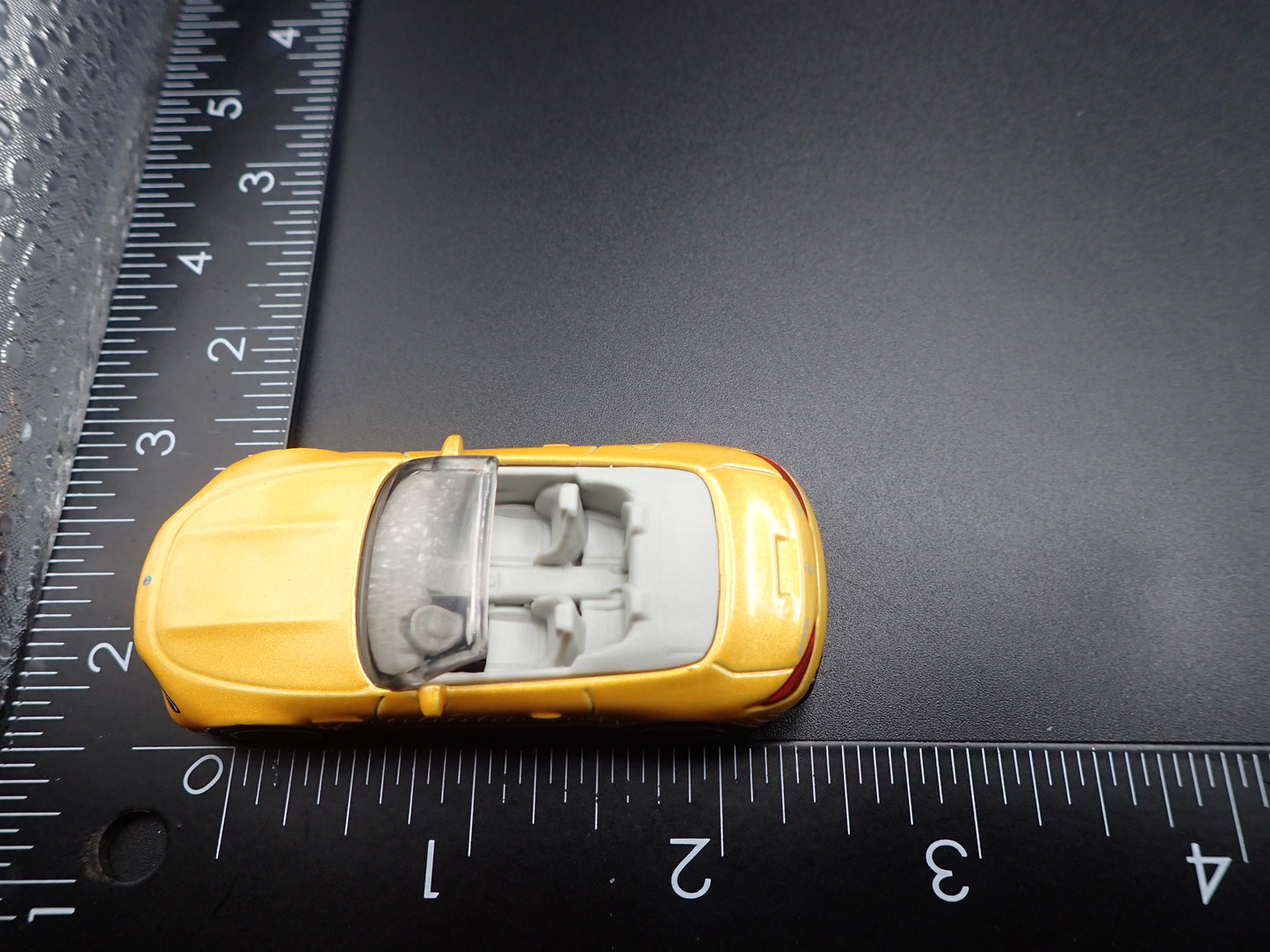 2022-2025 MERCEDES-BENZ AMG SL 63 CONVERTIBLE YEL 1:64 SCALE DIECAST MODEL CAR