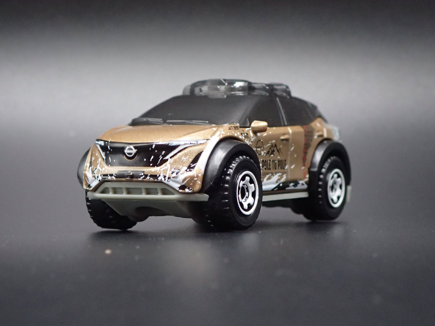 2023-2026 NISSAN ARIYA EV SUV POLE TO POLE GOLD 1:64 SCALE DIECAST MODEL CAR