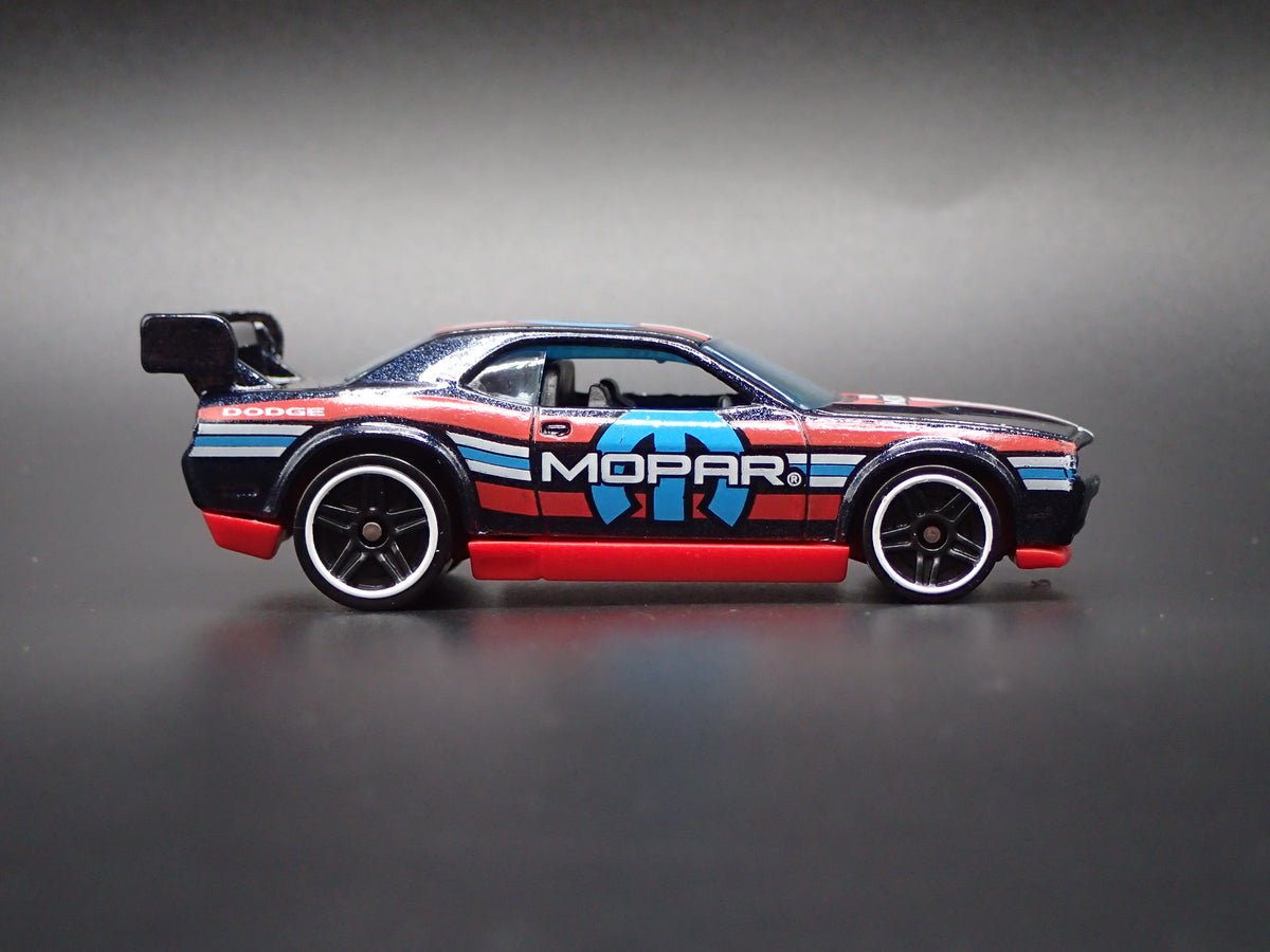 2008-2023 DODGE CHALLENGER DRIFT CAR BLACK 1/64 SCALE DIORAMA DIECAST MODEL CAR