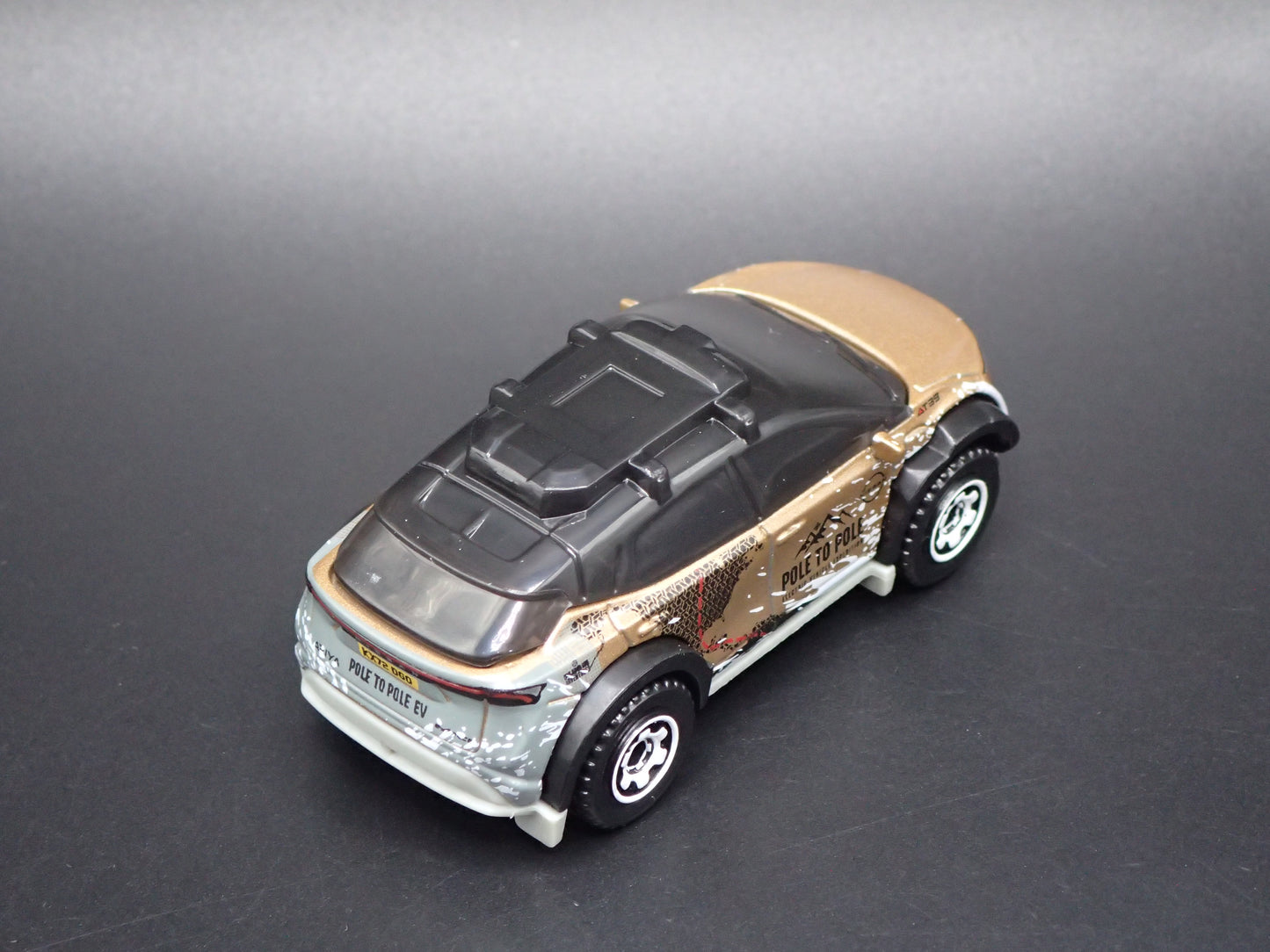 2023-2026 NISSAN ARIYA EV SUV POLE TO POLE GOLD 1:64 SCALE DIECAST MODEL CAR