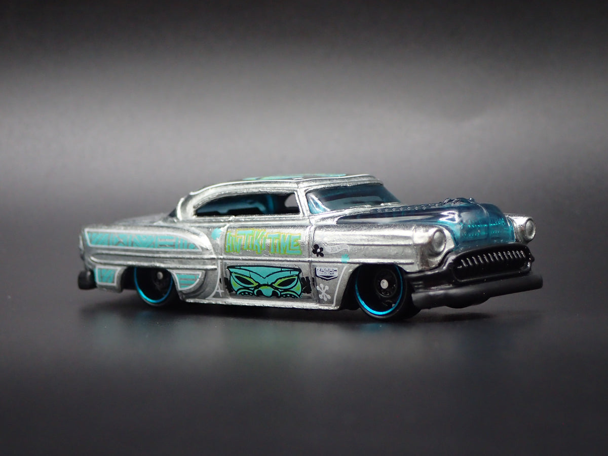 1953 53 CHEVY CHEVROLET BEL AIR SILVER 1:64 SCALE DIORAMA DIECAST MODEL CAR