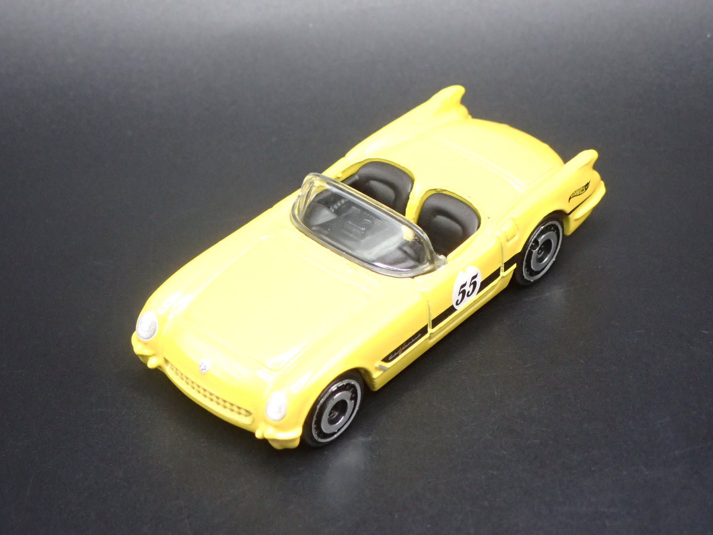 1955 55 CHEVY CHEVROLET CORVETTE CONVERTIBLE YELLOW 1:64 SCALE DIECAST MODEL CAR