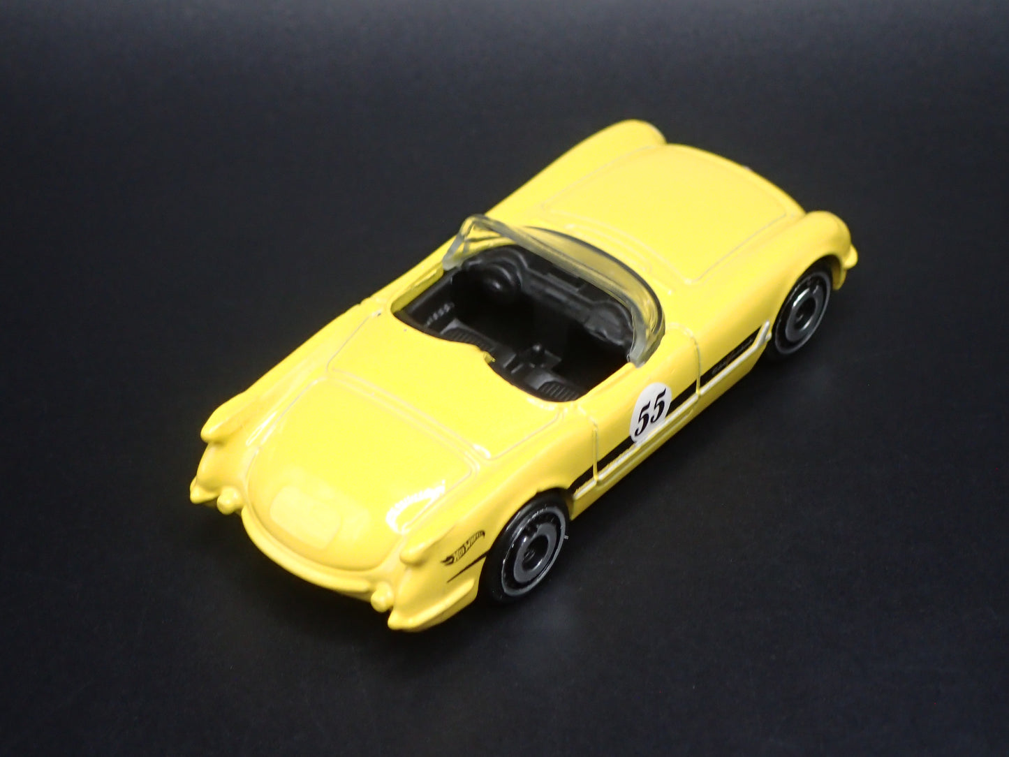 1955 55 CHEVY CHEVROLET CORVETTE CONVERTIBLE YELLOW 1:64 SCALE DIECAST MODEL CAR
