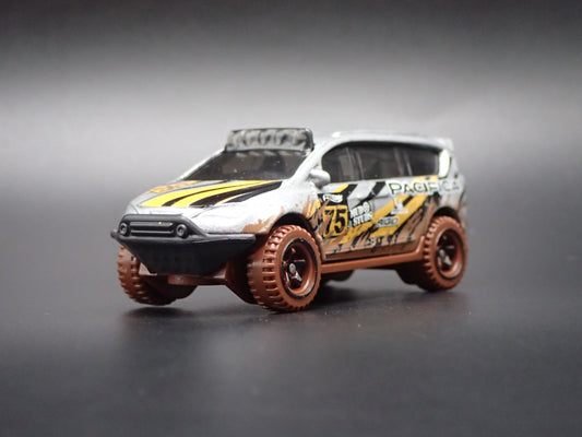 2017-2026 CHRYSLER PACIFICA MINIVAN OFFROAD 1/64 SCALE DIORAMA DIECAST MODEL CAR