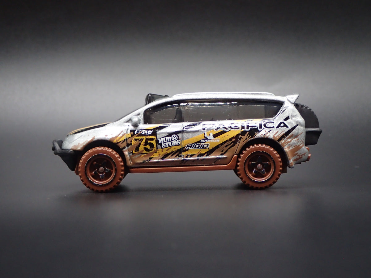 2017-2026 CHRYSLER PACIFICA MINIVAN OFFROAD 1/64 SCALE DIORAMA DIECAST MODEL CAR