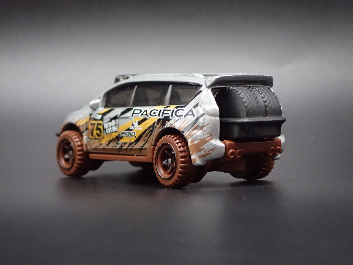 2017-2026 CHRYSLER PACIFICA MINIVAN OFFROAD 1/64 SCALE DIORAMA DIECAST MODEL CAR