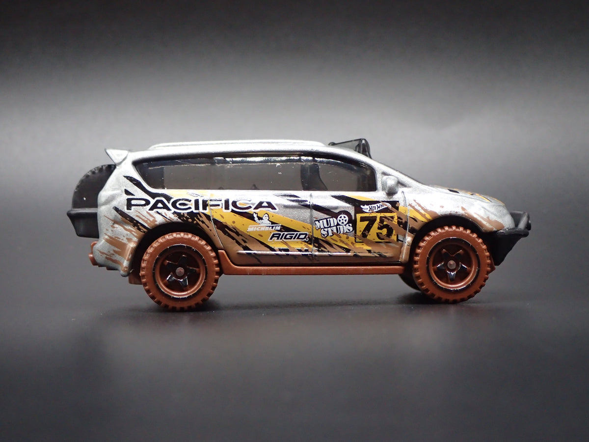 2017-2026 CHRYSLER PACIFICA MINIVAN OFFROAD 1/64 SCALE DIORAMA DIECAST MODEL CAR