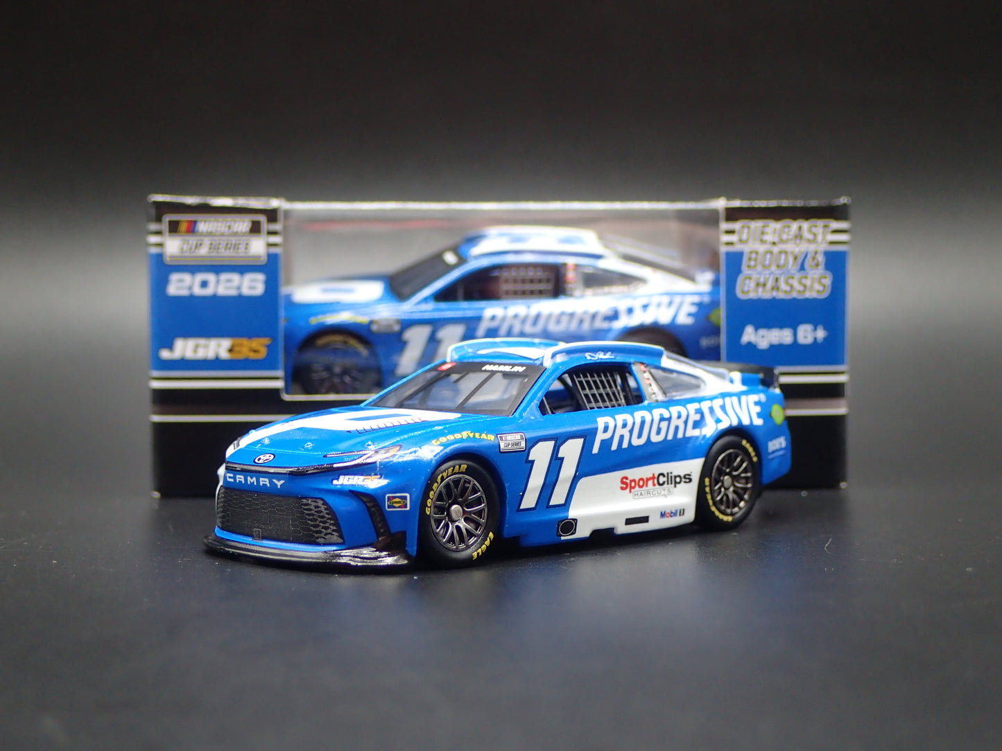 2026 26 TOYOTA CAMRY 11 DENNY HAMLIN PROGRESSIVE NASCAR 1:64 DIECAST MODEL CAR