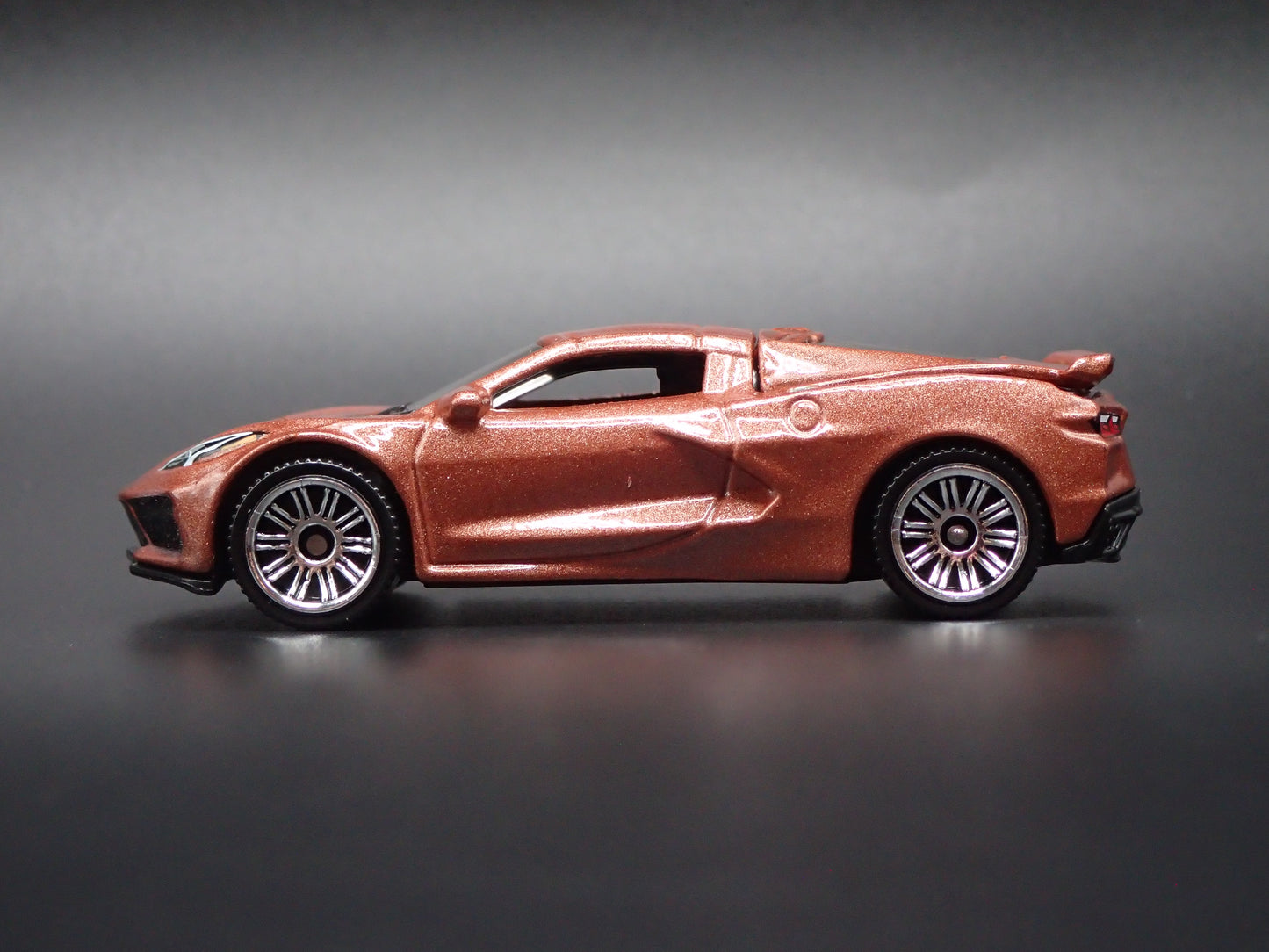 2020-2026 CHEVY CHEVROLET CORVETTE C8 BROWN 1:64 SCALE DIORAMA DIECAST MODEL CAR