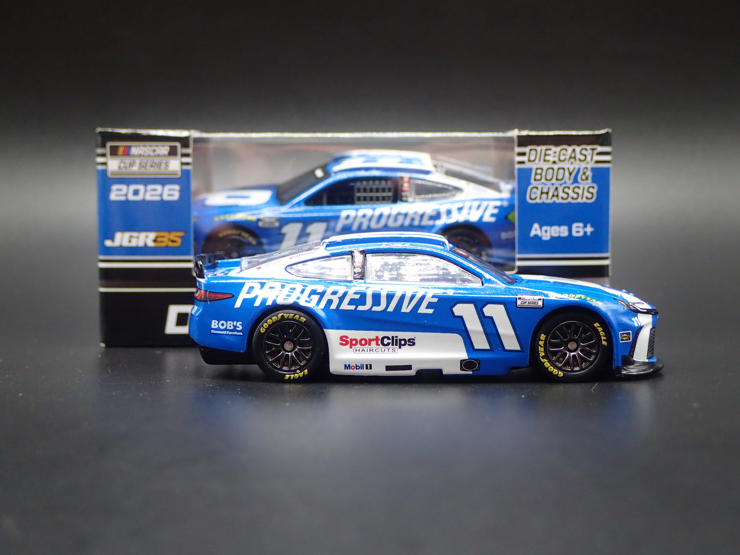 2026 26 TOYOTA CAMRY 11 DENNY HAMLIN PROGRESSIVE NASCAR 1:64 DIECAST MODEL CAR