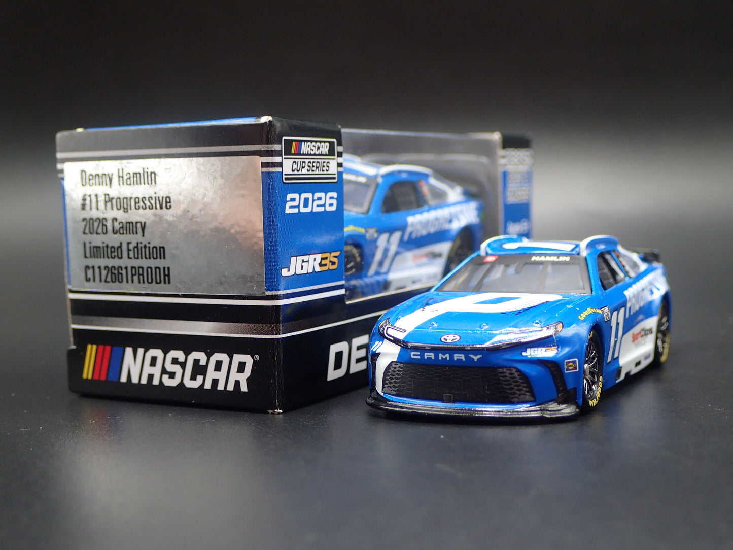 2026 26 TOYOTA CAMRY 11 DENNY HAMLIN PROGRESSIVE NASCAR 1:64 DIECAST MODEL CAR