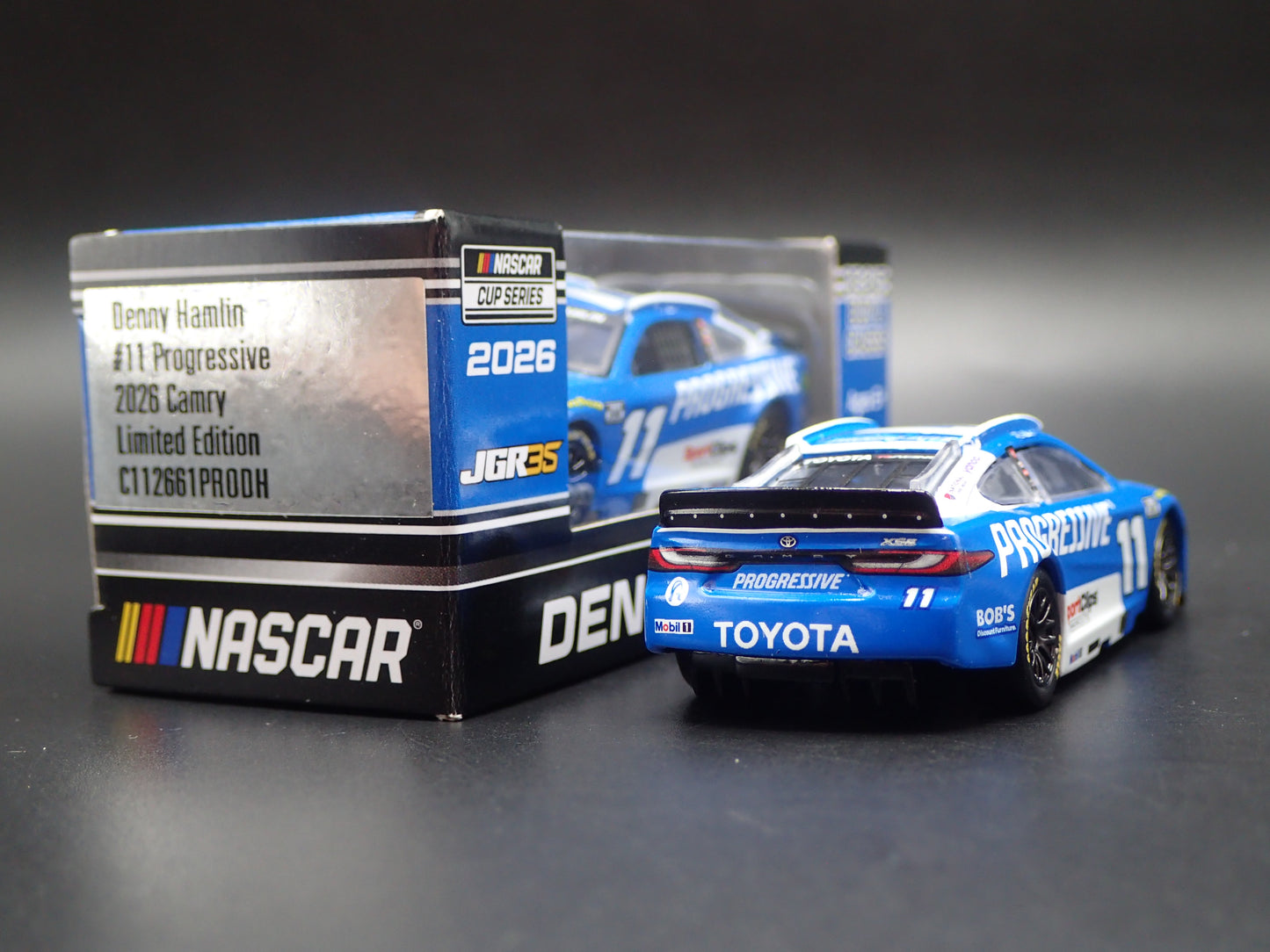 2026 26 TOYOTA CAMRY 11 DENNY HAMLIN PROGRESSIVE NASCAR 1:64 DIECAST MODEL CAR