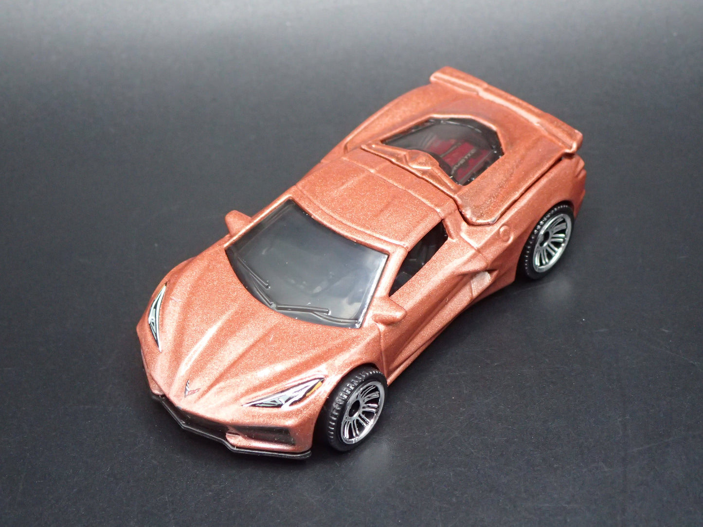 2020-2026 CHEVY CHEVROLET CORVETTE C8 BROWN 1:64 SCALE DIORAMA DIECAST MODEL CAR