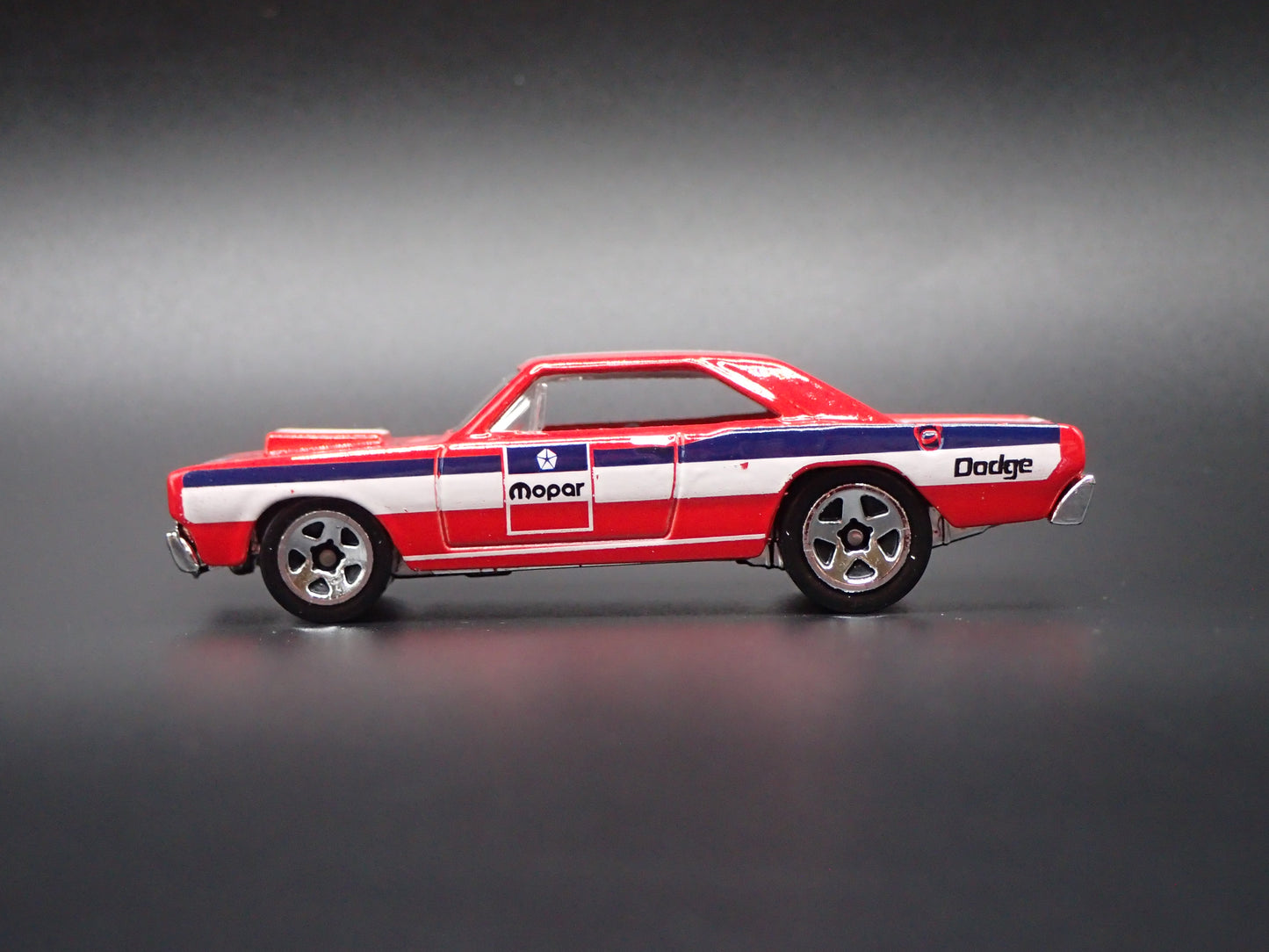 1968 68 DODGE DART RED 1:64 SCALE COLLECTIBLE DIORAMA DIECAST MODEL CAR