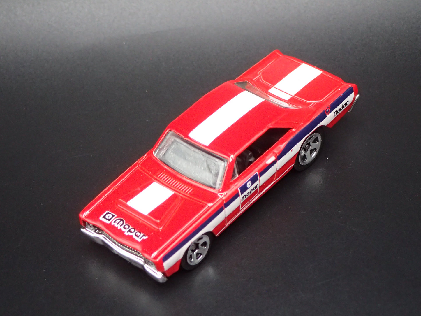 1968 68 DODGE DART RED 1:64 SCALE COLLECTIBLE DIORAMA DIECAST MODEL CAR