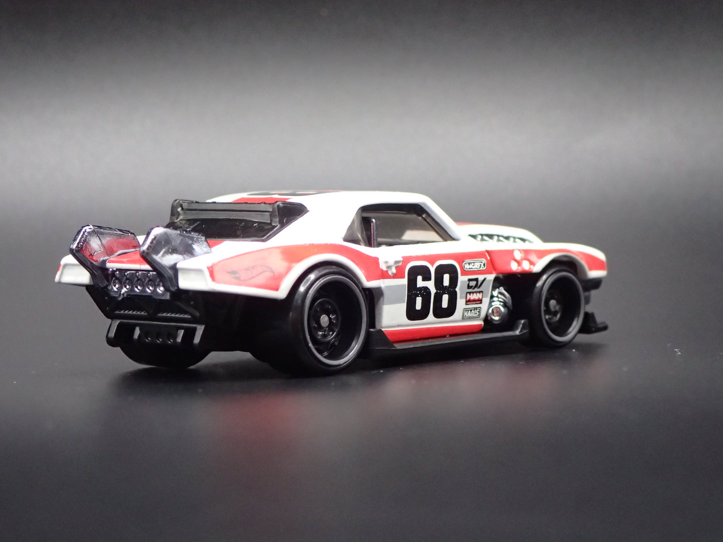 1968 68 CHEVY CHEVROLET CAMARO CUSTOM 1:64 SCALE DIORAMA DIECAST MODEL CAR