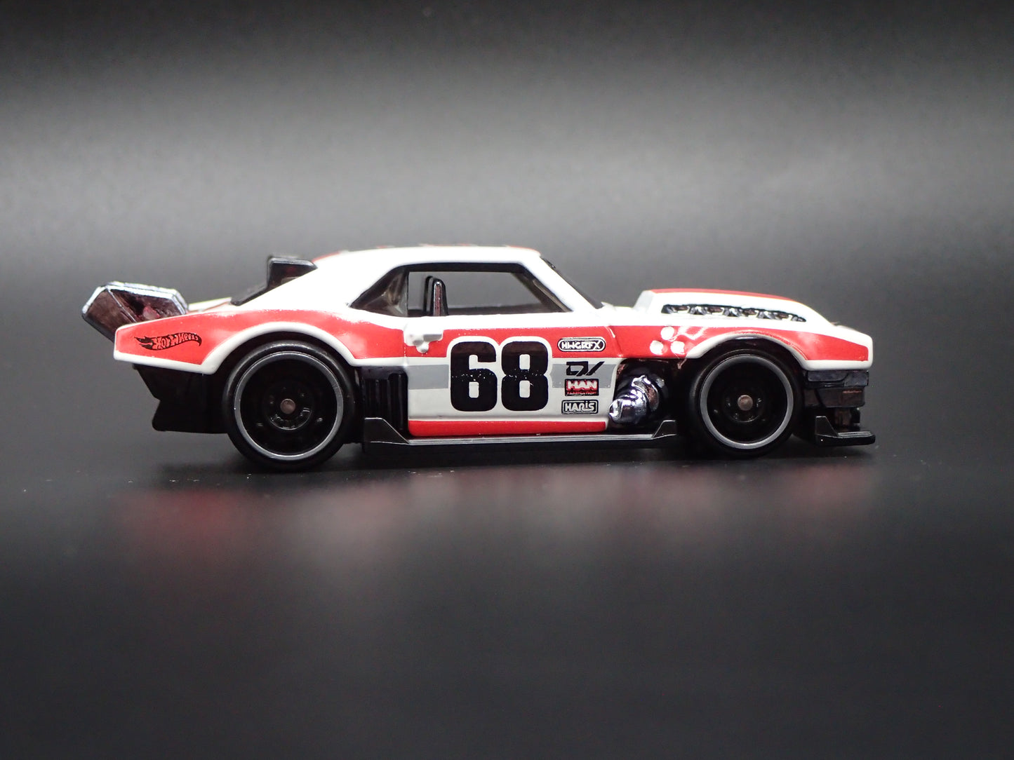 1968 68 CHEVY CHEVROLET CAMARO CUSTOM 1:64 SCALE DIORAMA DIECAST MODEL CAR