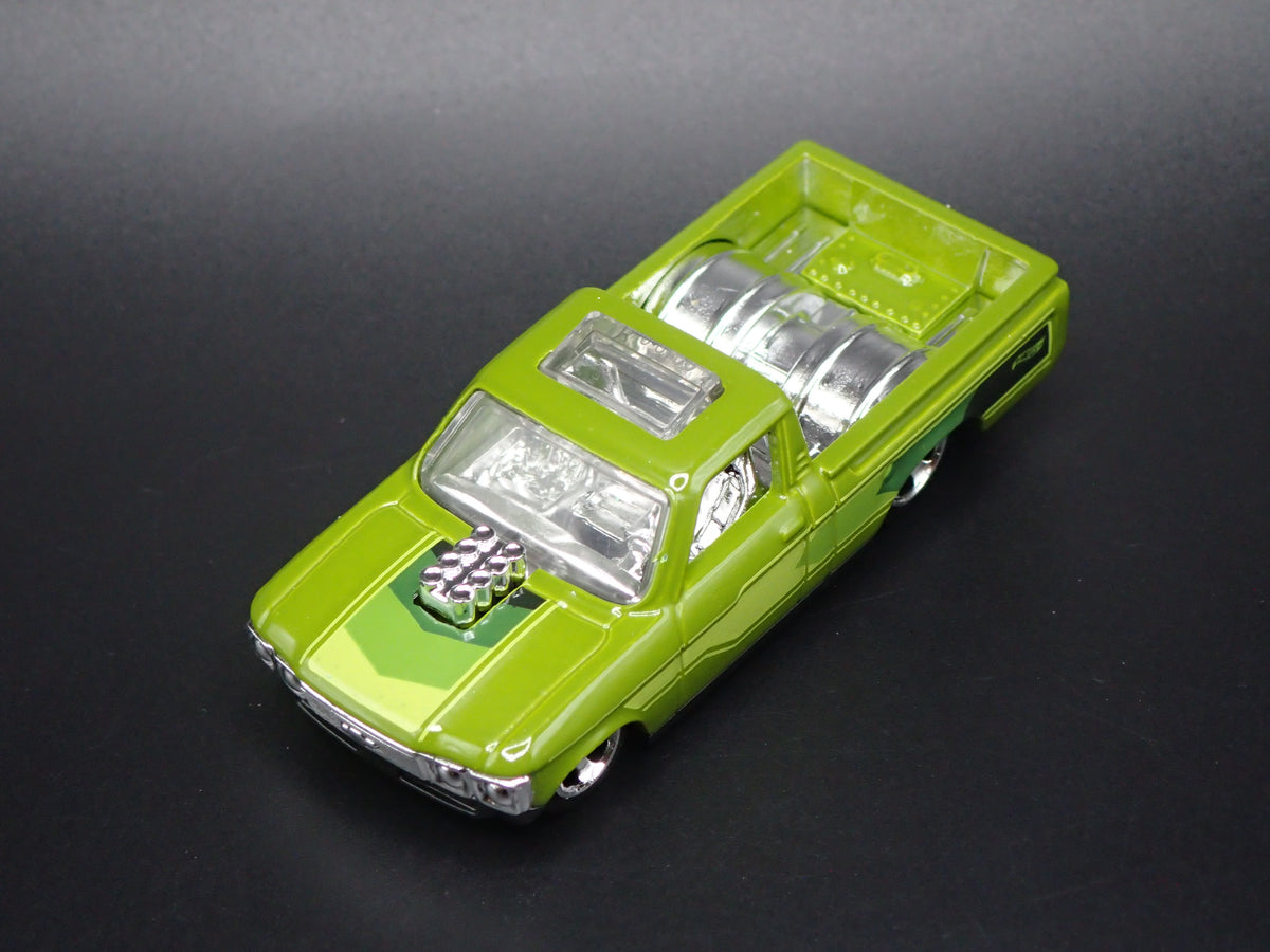 1972 72 CHEVY CHEVROLET LUV PICKUP TRUCK 1:64 SCALE DIORAMA DIECAST MODEL CAR