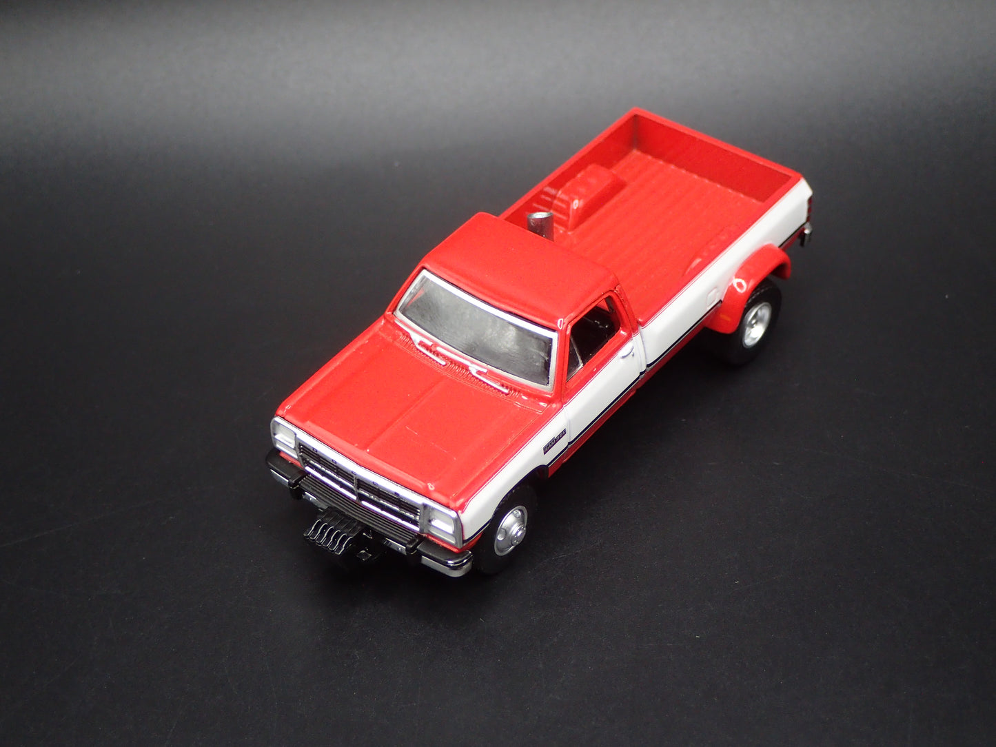 1981-1993 DODGE RAM D350 DUALLY PICKUP TRUCK w HITCH 1/64 SCALE DIECAST MODEL CAR
